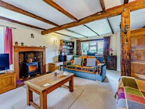 3 bed property in Aldington 54088